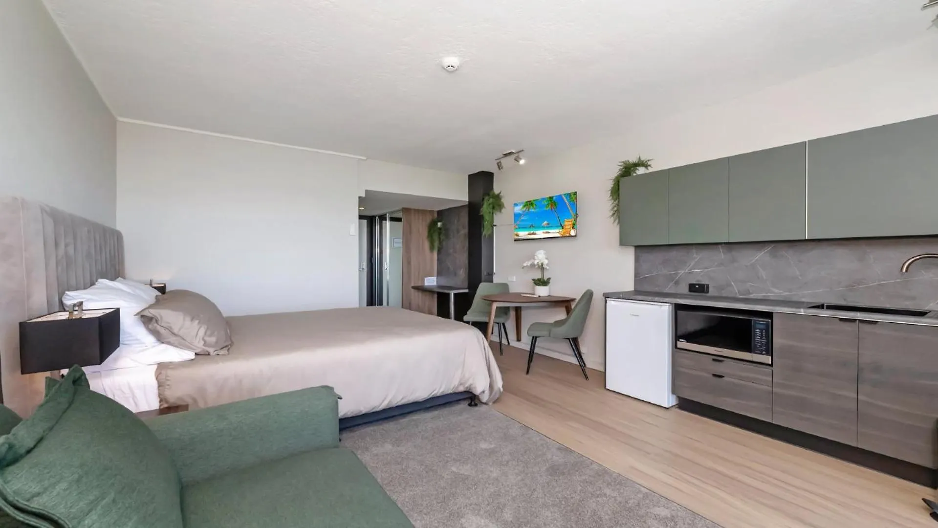 Studio 503 - Prime Spot With Ocean Views Townsville Australia