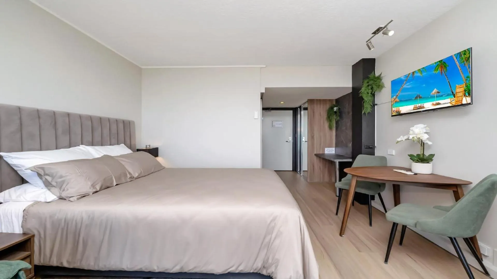Studio 503 - Prime Spot With Ocean Views Townsville