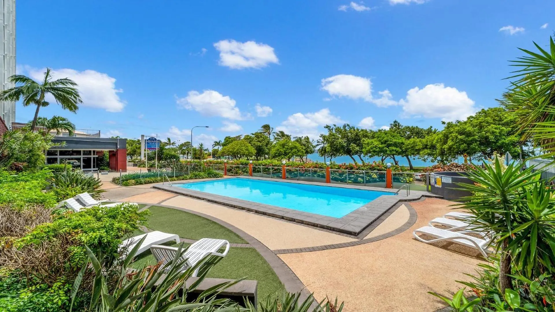 Studio 503 - Prime Spot With Ocean Views Townsville Holiday home