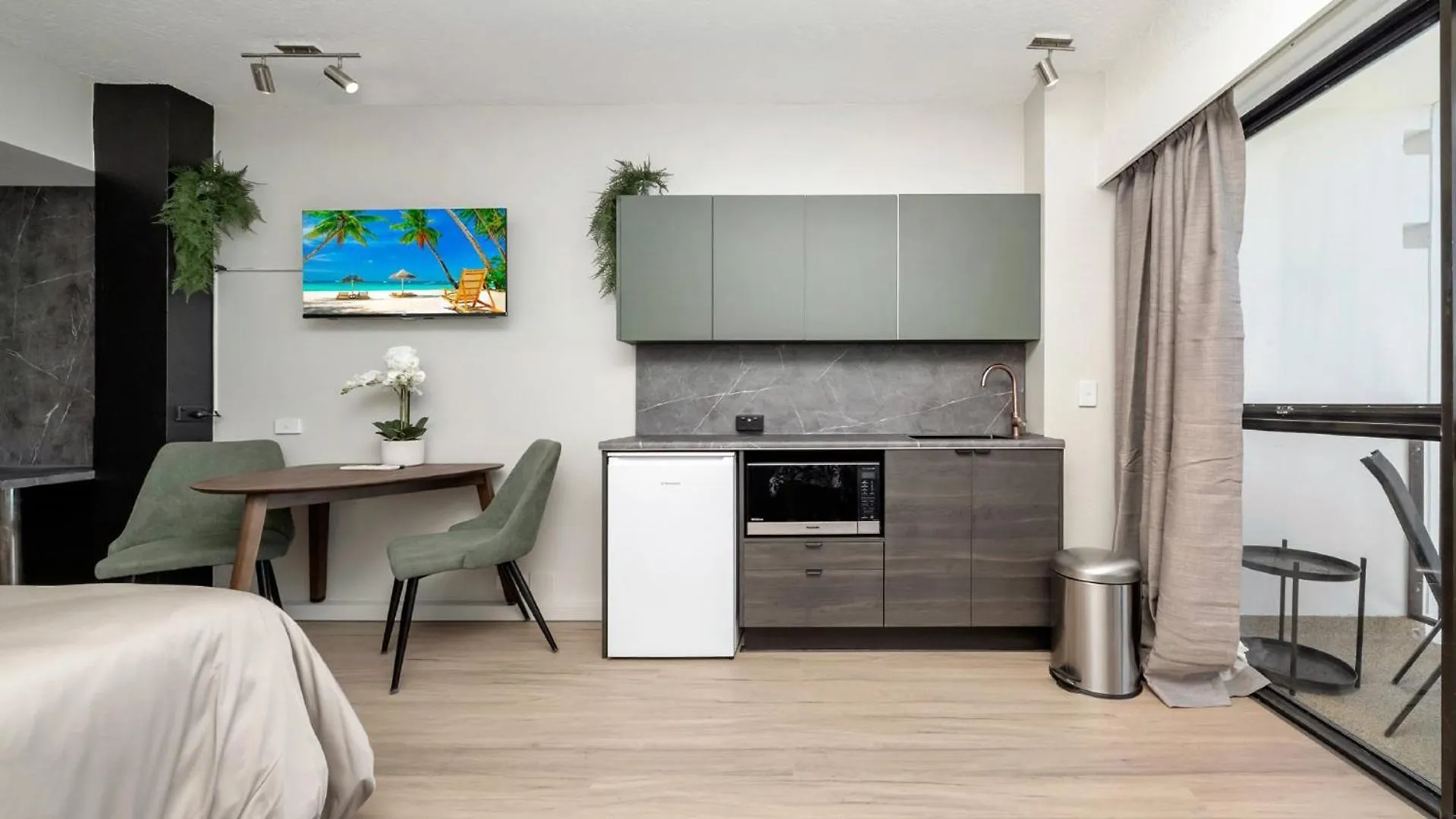 Studio 503 - Prime Spot With Ocean Views Townsville